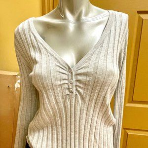 Cotton:on Gray v-neck top sz large